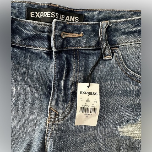 NWT Size 10 Express Women's Distressed Denim Shorts - Blue - Picture 3 of 3
